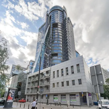 Apartment Luxury Near Uprising Museum *